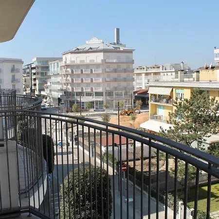 Vienna מלון קאורלה