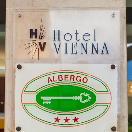 Vienna מלון 3*
