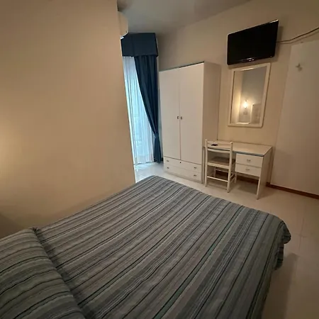 מלון Vienna 3*