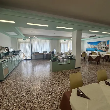 Vienna Hotel Caorle