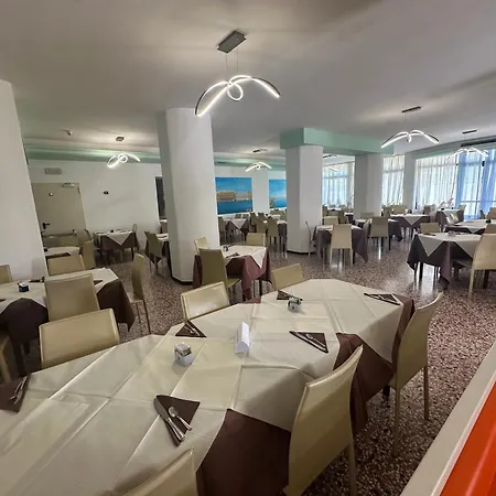 מלון Vienna 3*